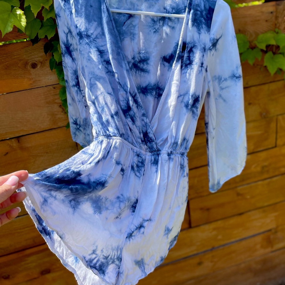 💎 Low Cut Tie Dye Romper